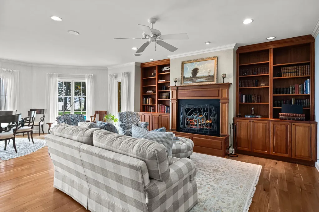 329 W Circle Drive North Muskegon City MI 49445