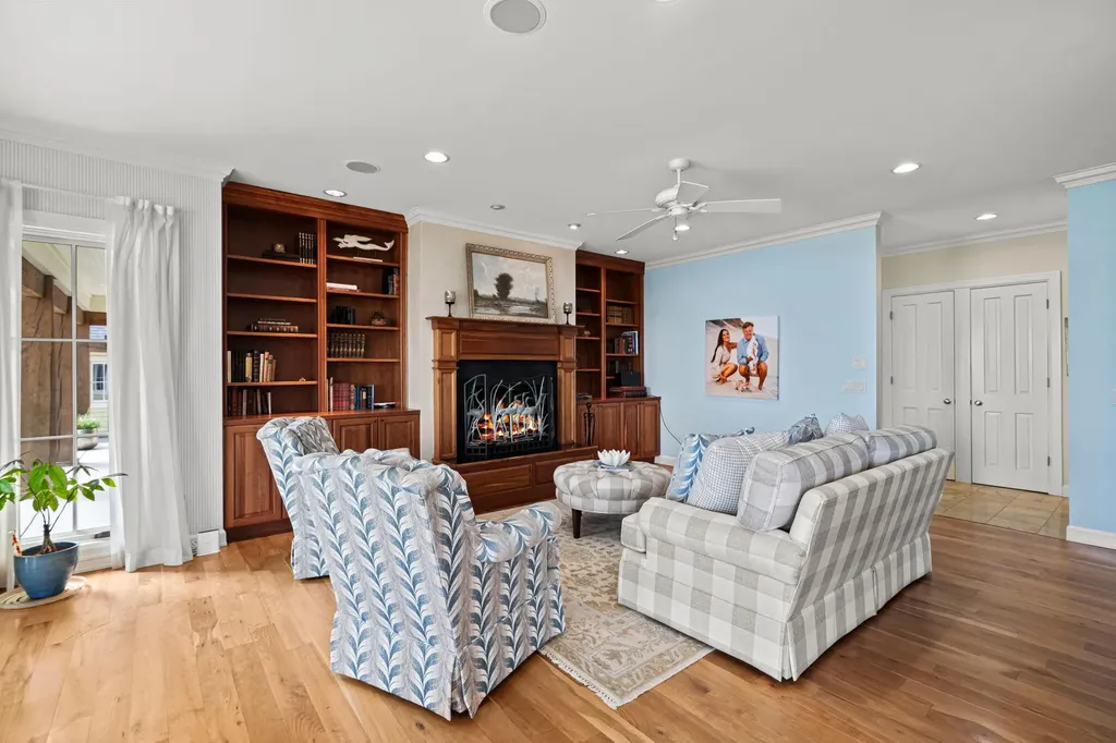 329 W Circle Drive North Muskegon City MI 49445
