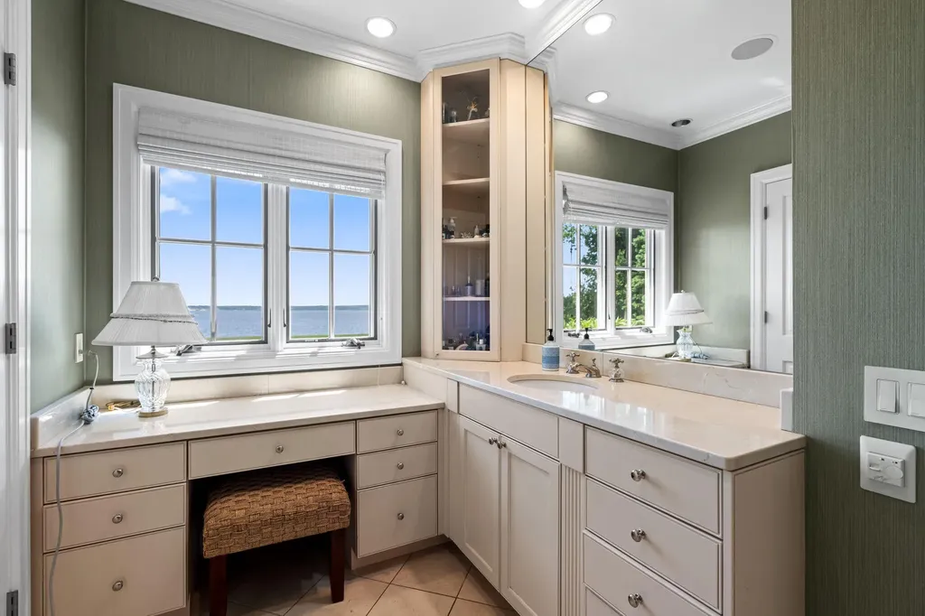 329 W Circle Drive North Muskegon City MI 49445