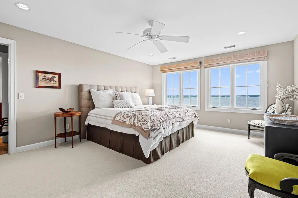 329 W Circle Drive North Muskegon City MI 49445