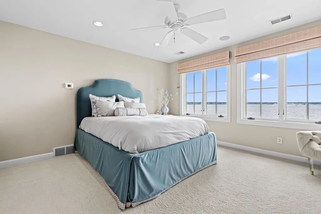 329 W Circle Drive North Muskegon City MI 49445
