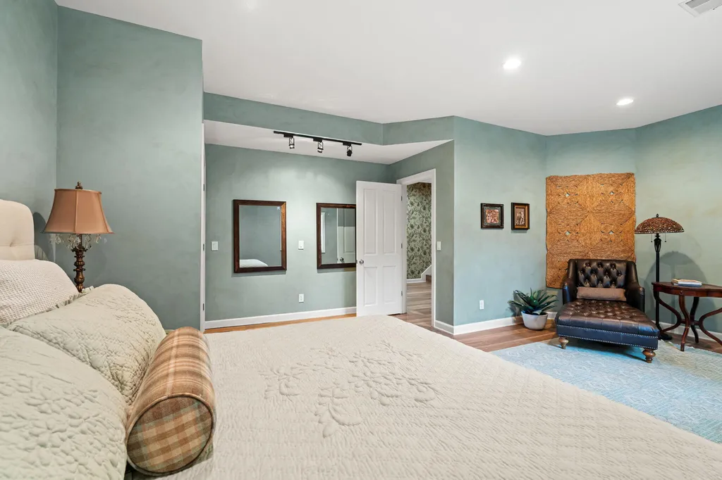 329 W Circle Drive North Muskegon City MI 49445