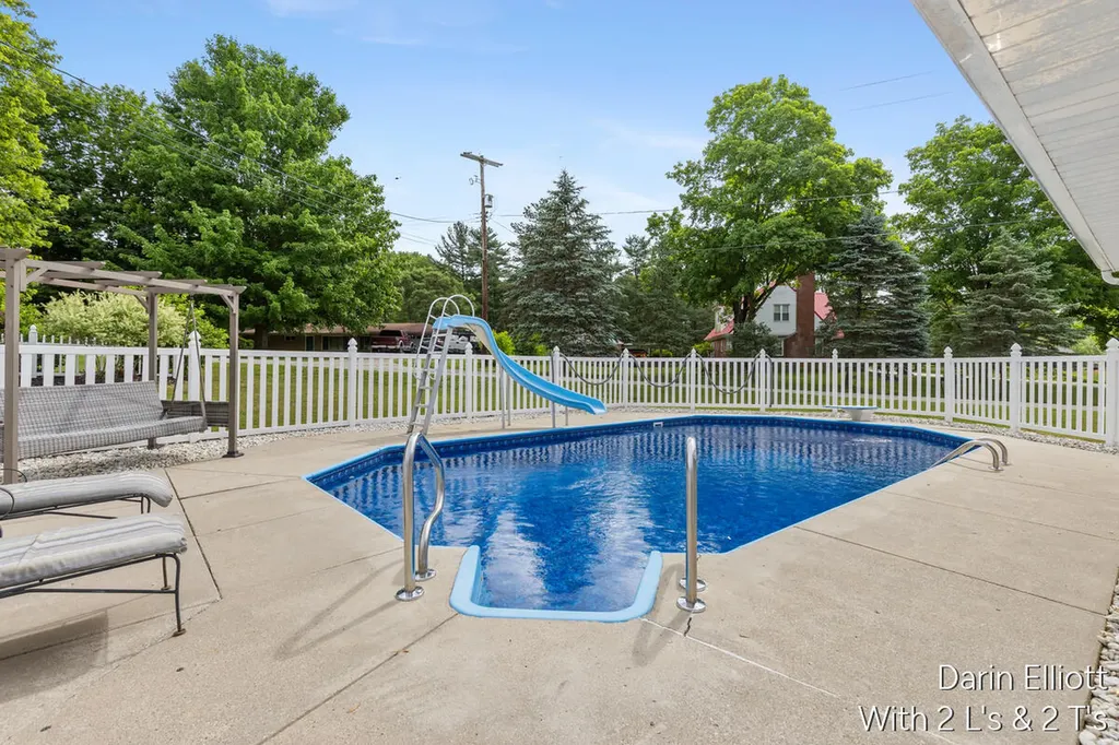 338 Lynn Avenue Ionia Township MI 48846