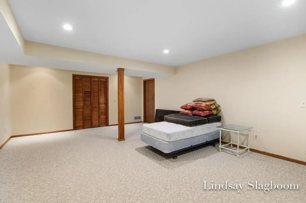 2201 Radcliff Circle SE Grand Rapids City MI 49546