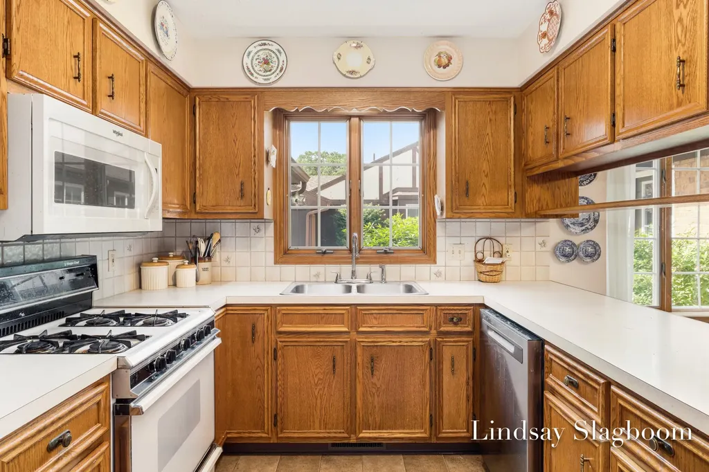2201 Radcliff Circle SE Grand Rapids City MI 49546