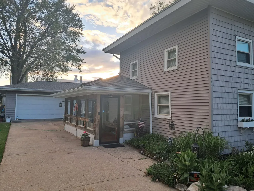 911 Washington Berlin Township MI 48849