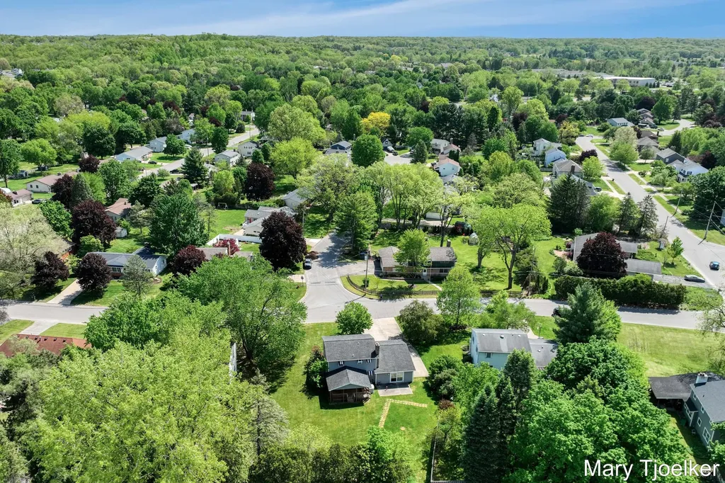 6155 Blythefield Avenue NE Plainfield Charter Township MI 49341