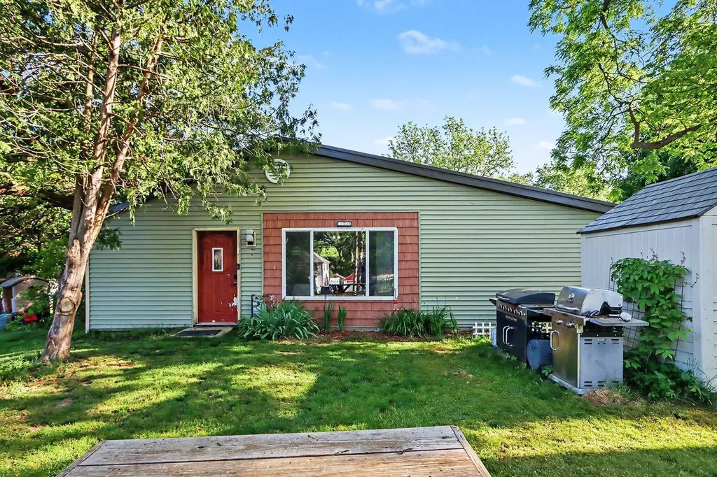 240 W Amy Street Hastings City MI 49058