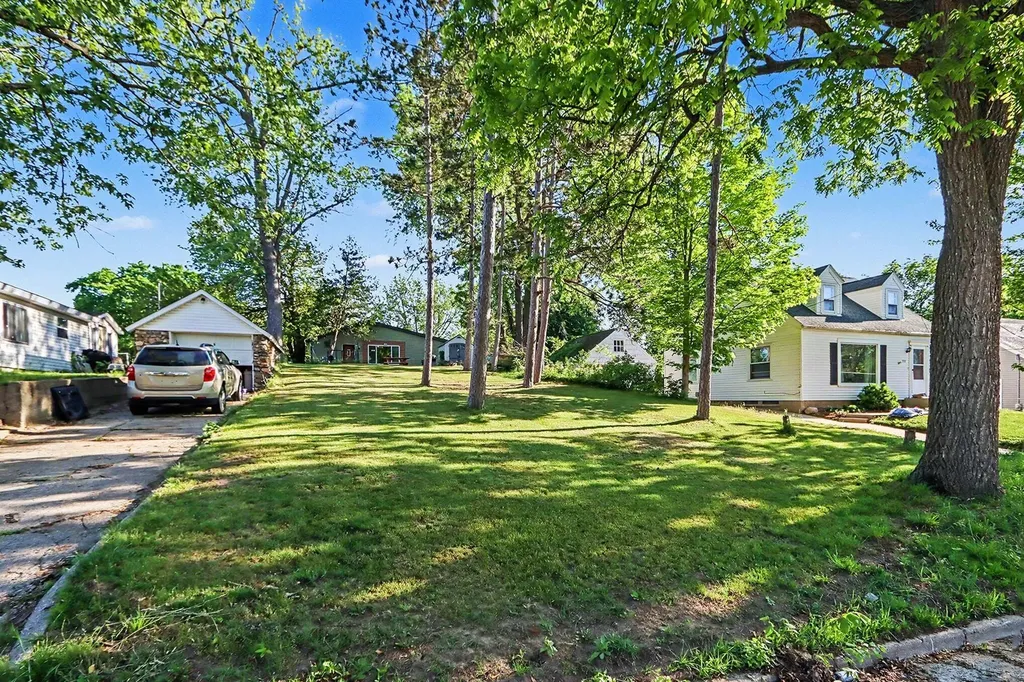 240 W Amy Street Hastings City MI 49058