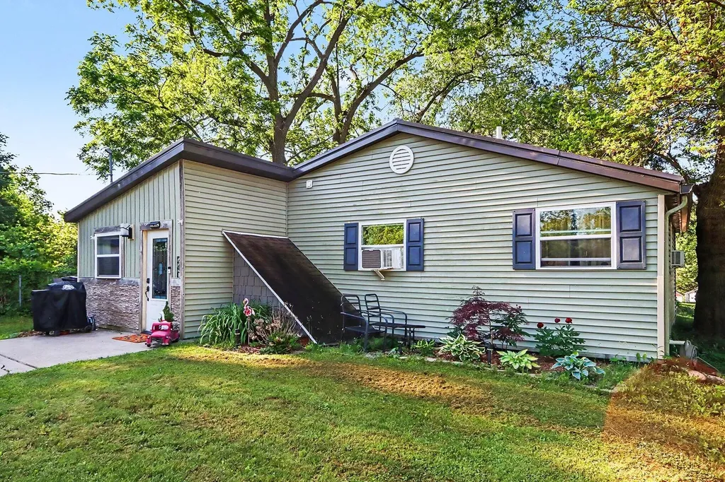 240 W Amy Street Hastings City MI 49058