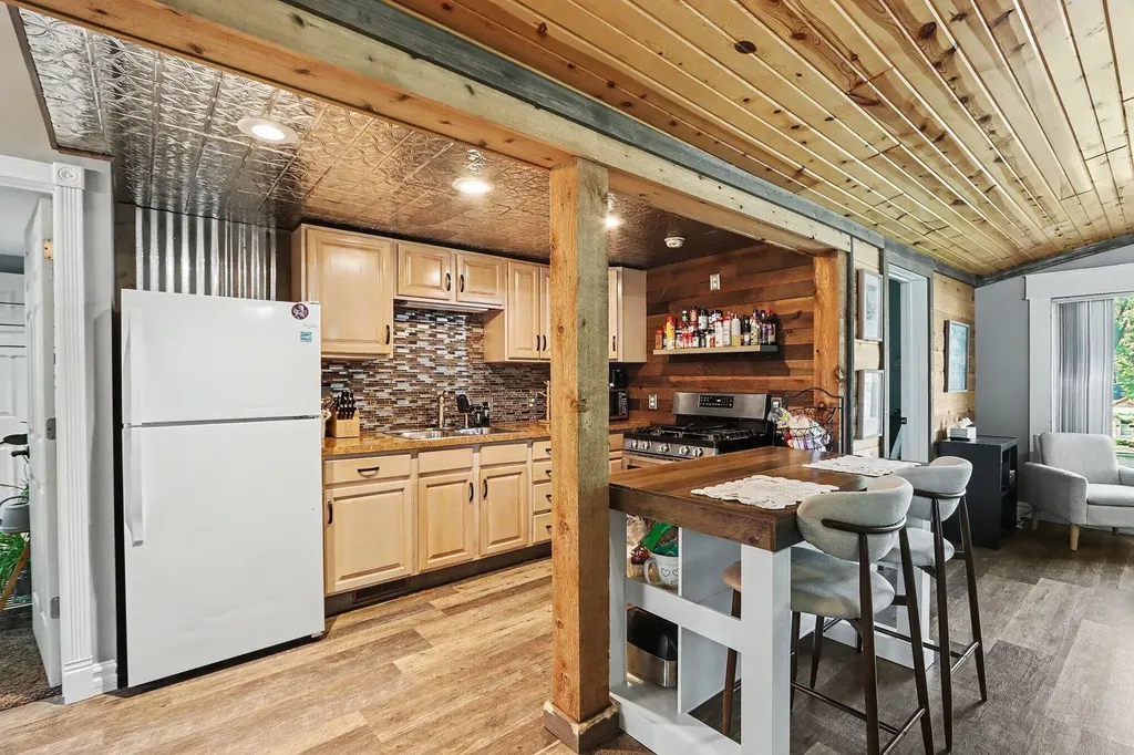 240 W Amy Street Hastings City MI 49058