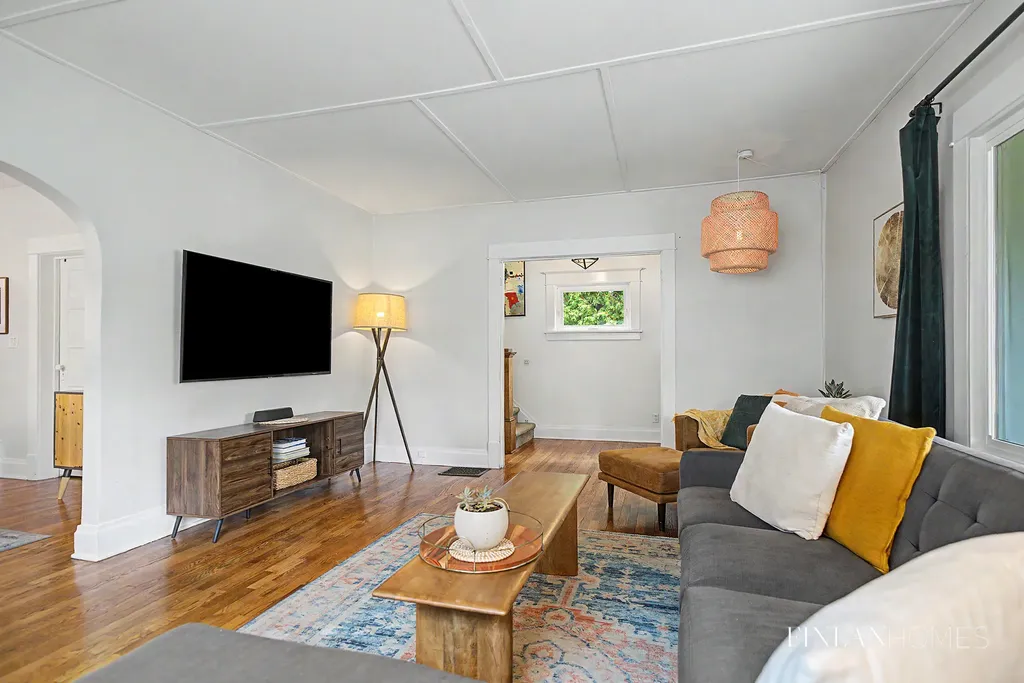 501 Emerald Avenue NE Grand Rapids City MI 49503
