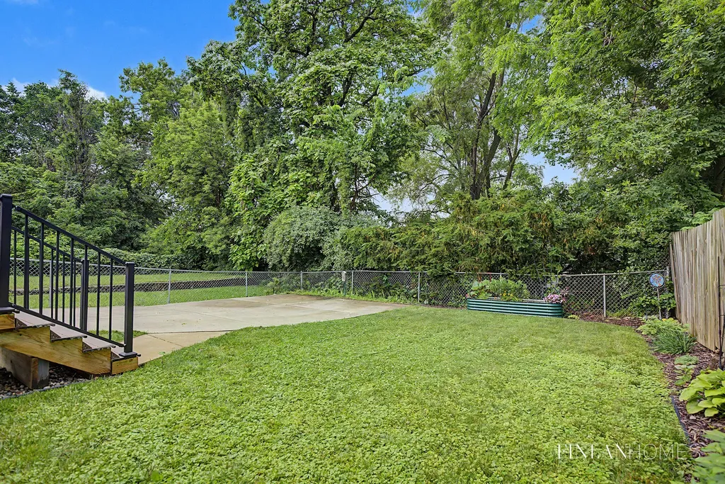 501 Emerald Avenue NE Grand Rapids City MI 49503