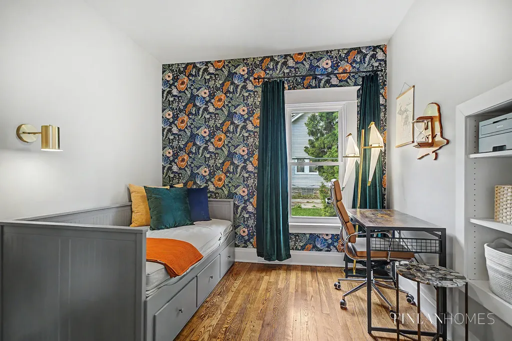 501 Emerald Avenue NE Grand Rapids City MI 49503