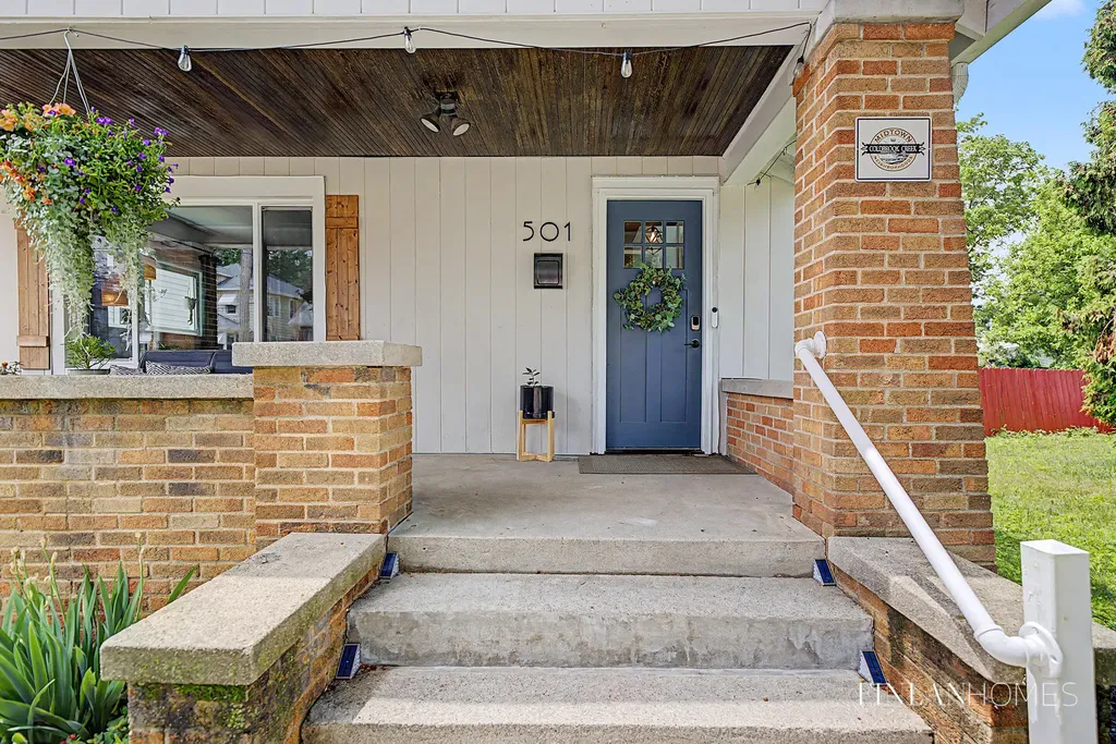 501 Emerald Avenue NE Grand Rapids City MI 49503
