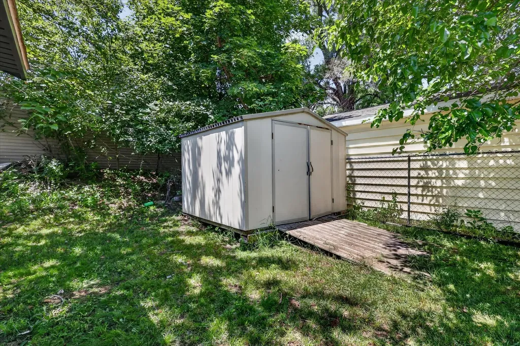 2473 Longstreet Avenue SW Wyoming City MI 49509