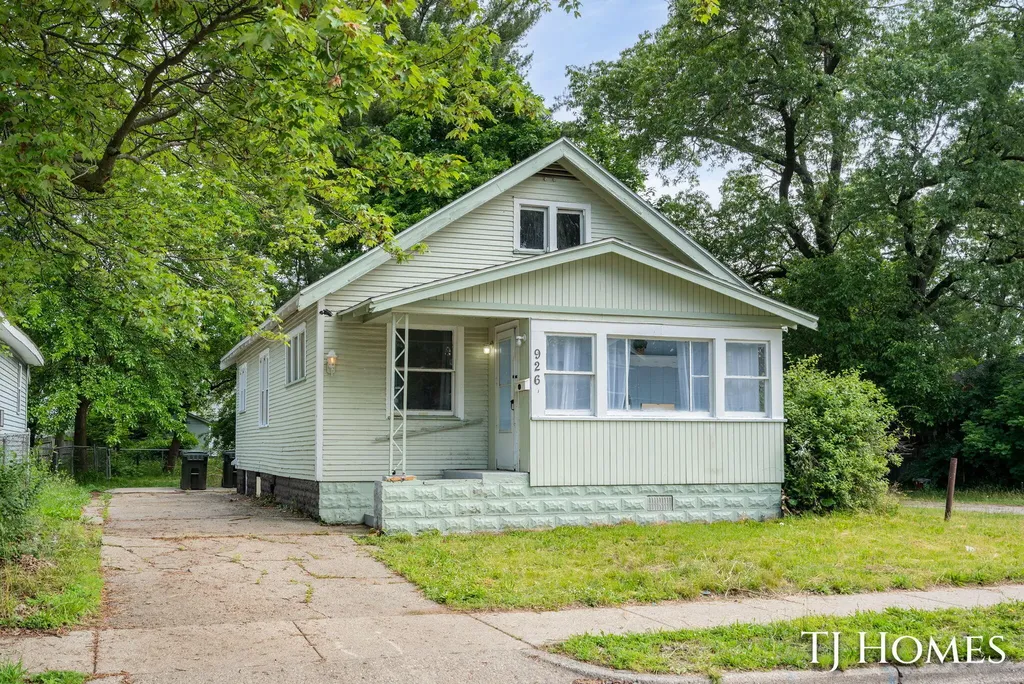 926 Emerson Avenue Muskegon City MI 49442