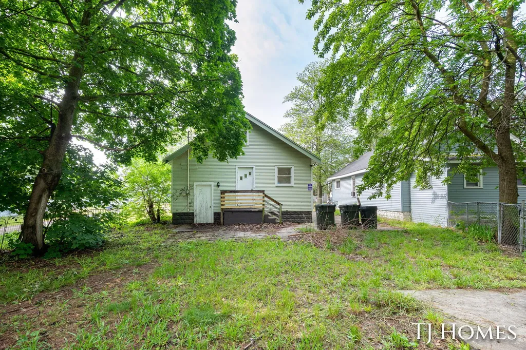 926 Emerson Avenue Muskegon City MI 49442