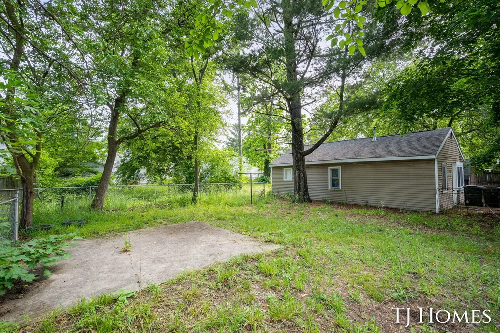 926 Emerson Avenue Muskegon City MI 49442
