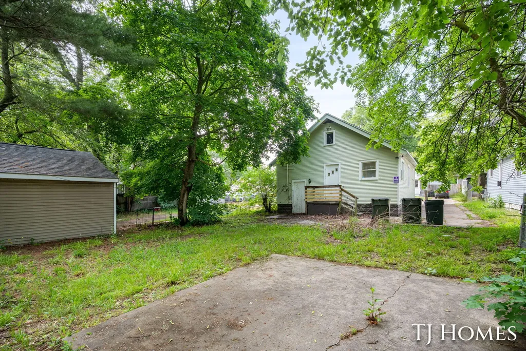926 Emerson Avenue Muskegon City MI 49442