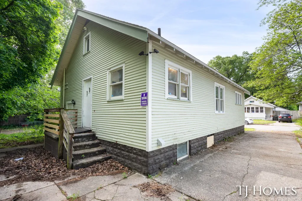 926 Emerson Avenue Muskegon City MI 49442