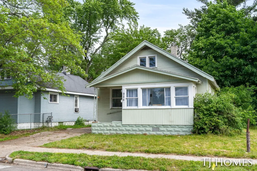 926 Emerson Avenue Muskegon City MI 49442