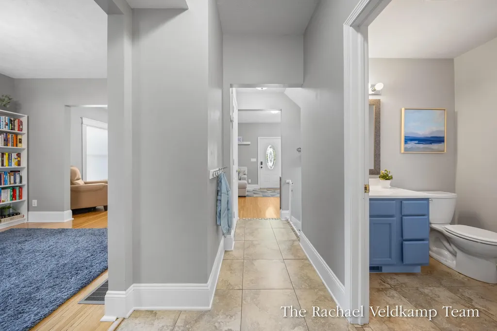 348 Gladstone Drive SE East Grand Rapids City MI 49506