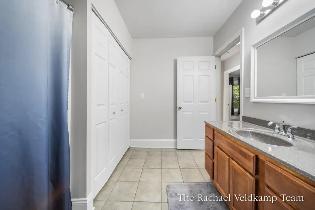 348 Gladstone Drive SE East Grand Rapids City MI 49506
