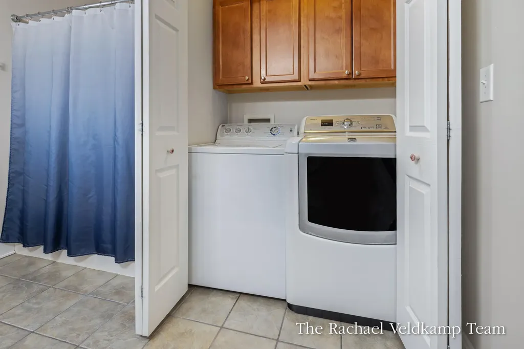 348 Gladstone Drive SE East Grand Rapids City MI 49506