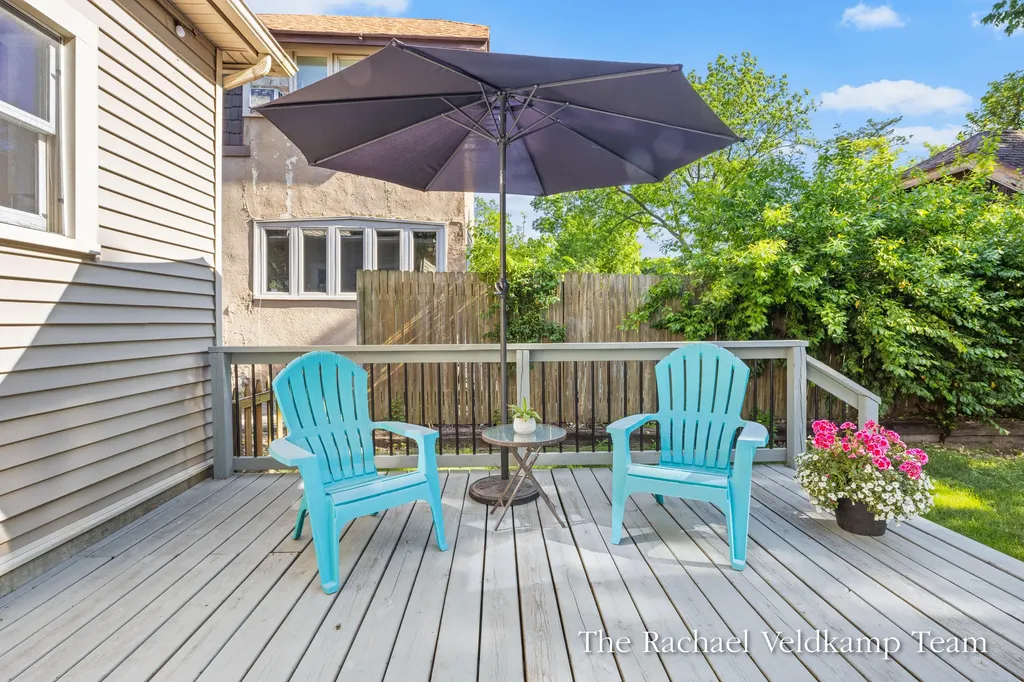 348 Gladstone Drive SE East Grand Rapids City MI 49506