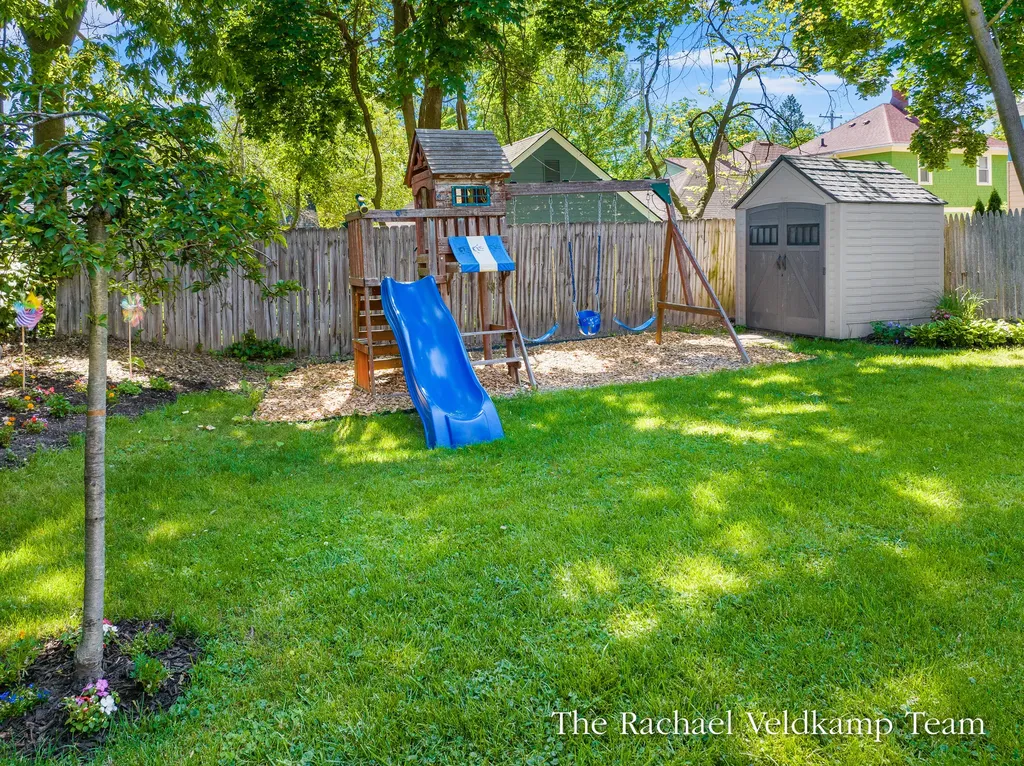 348 Gladstone Drive SE East Grand Rapids City MI 49506