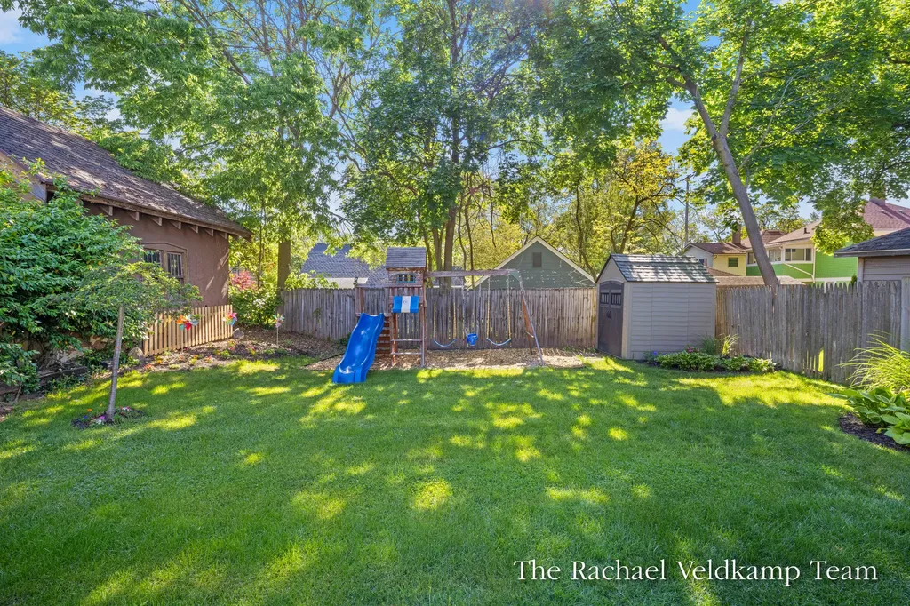 348 Gladstone Drive SE East Grand Rapids City MI 49506