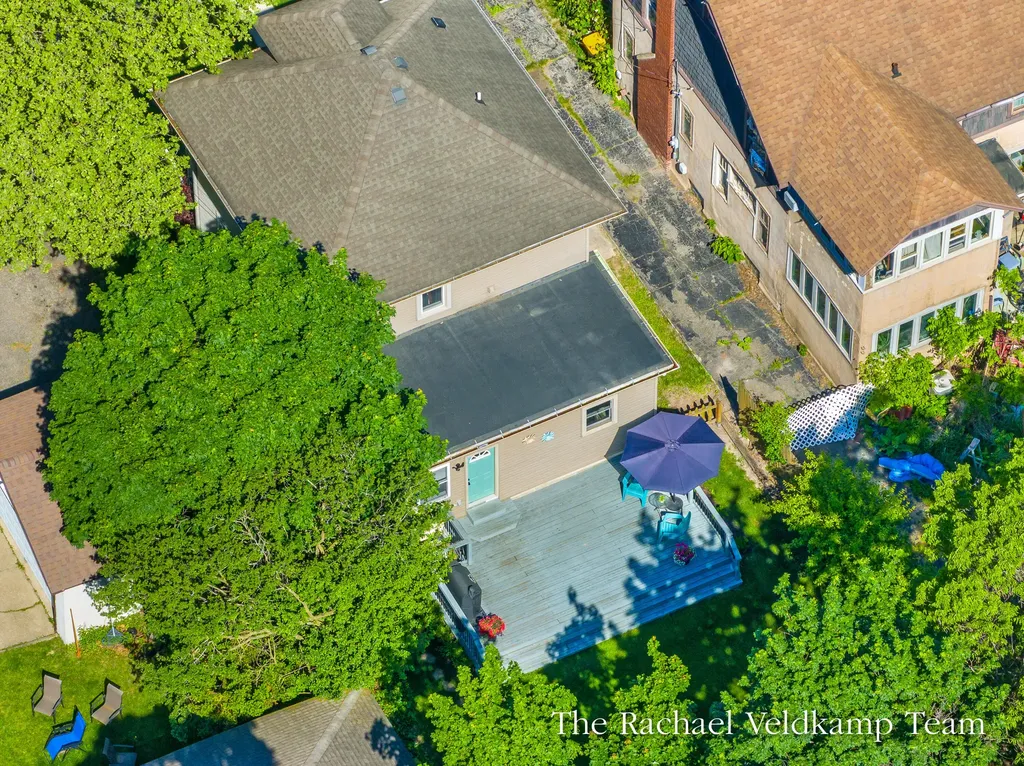348 Gladstone Drive SE East Grand Rapids City MI 49506