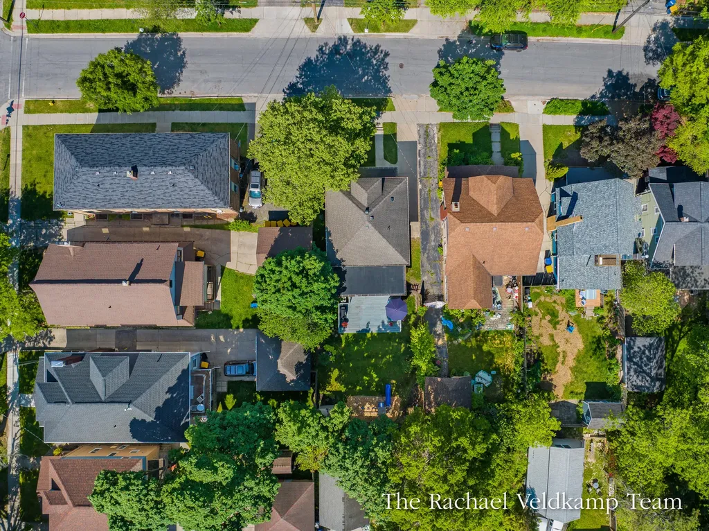 348 Gladstone Drive SE East Grand Rapids City MI 49506