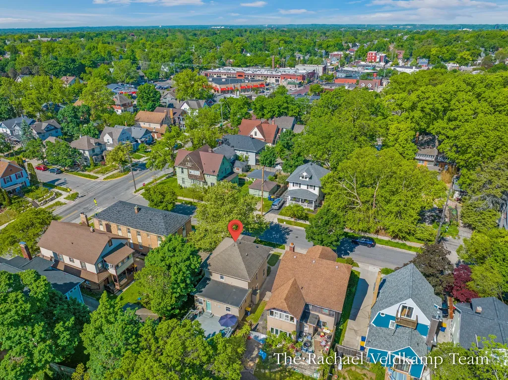 348 Gladstone Drive SE East Grand Rapids City MI 49506