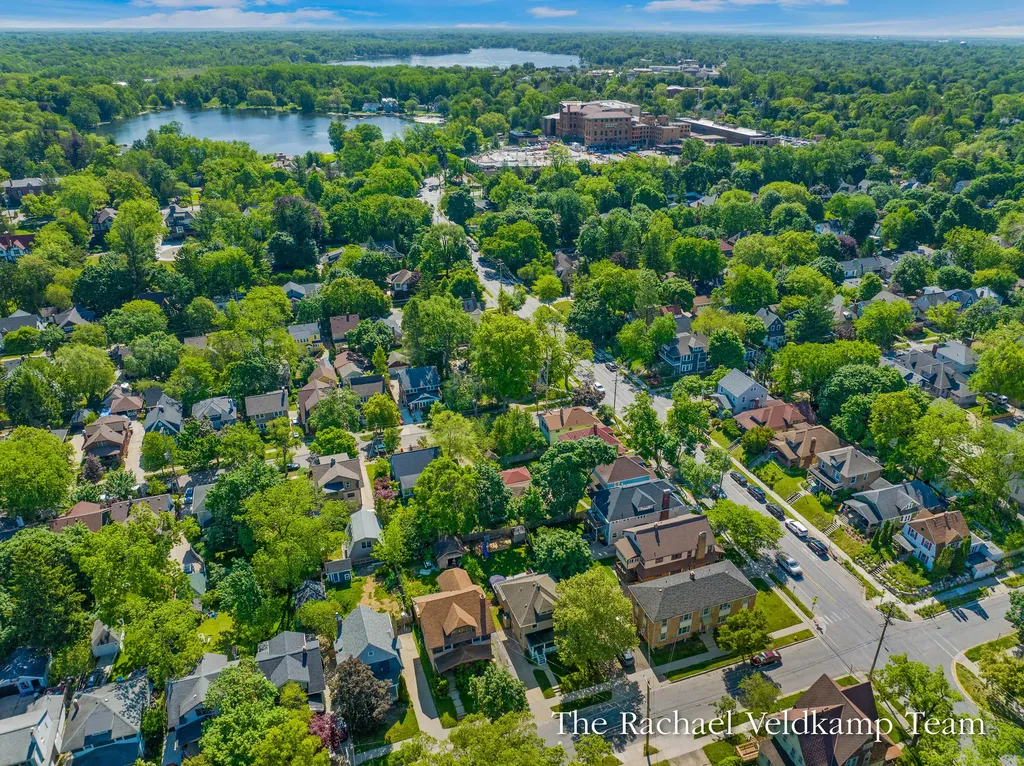 348 Gladstone Drive SE East Grand Rapids City MI 49506