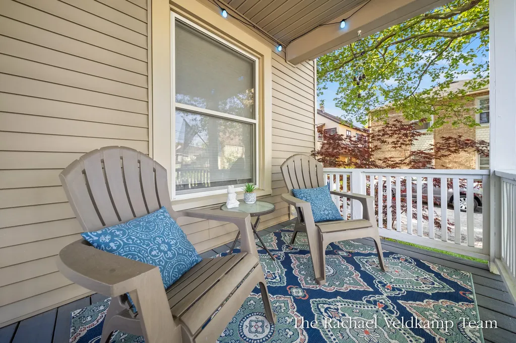 348 Gladstone Drive SE East Grand Rapids City MI 49506