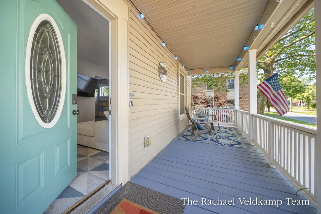348 Gladstone Drive SE East Grand Rapids City MI 49506