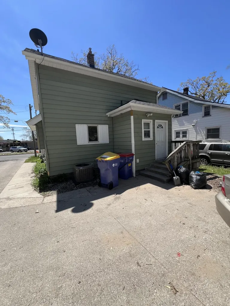 1321 Burton Street SE Grand Rapids City MI 49507