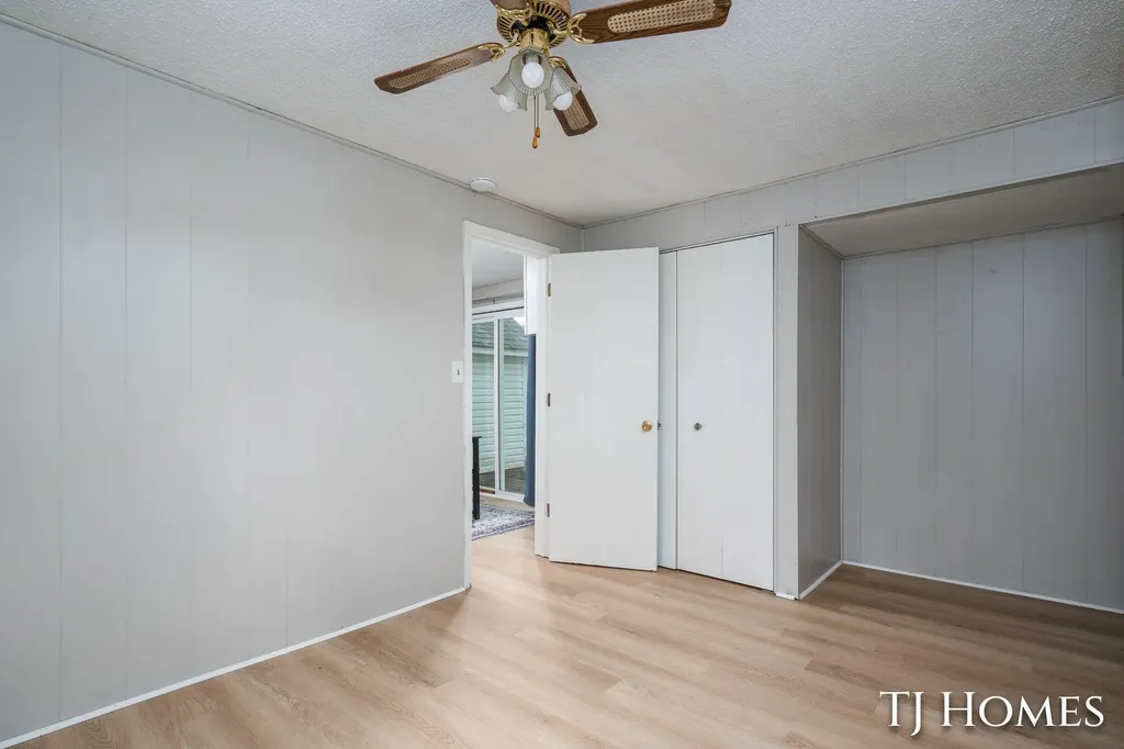 423 Collins Avenue Muskegon Heights City MI 49444