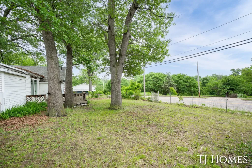 423 Collins Avenue Muskegon Heights City MI 49444