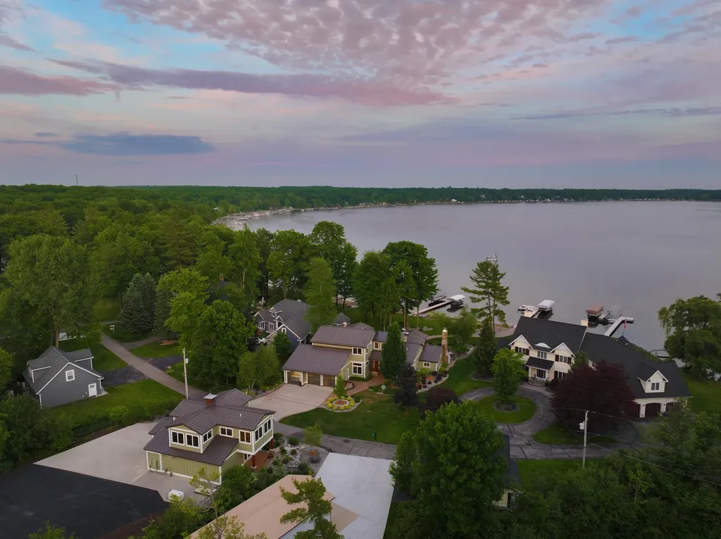 3381 Northshore Drive Pierson Township MI 49339