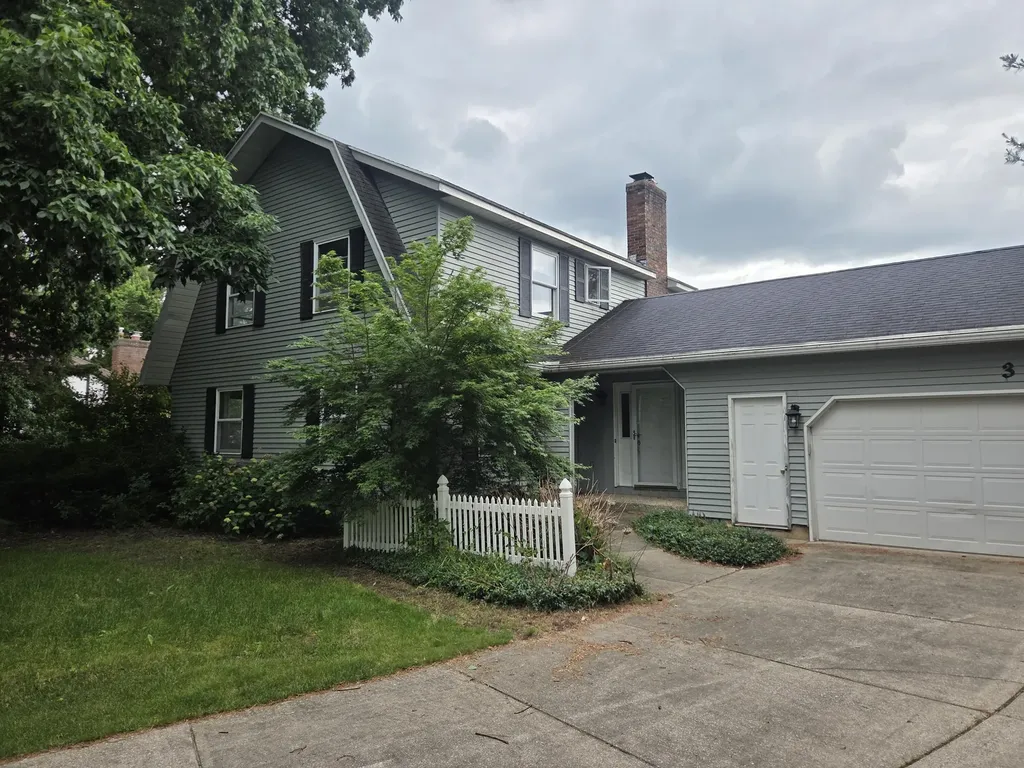 351 Eastmoor Avenue SE Grand Rapids Charter Township MI 49546