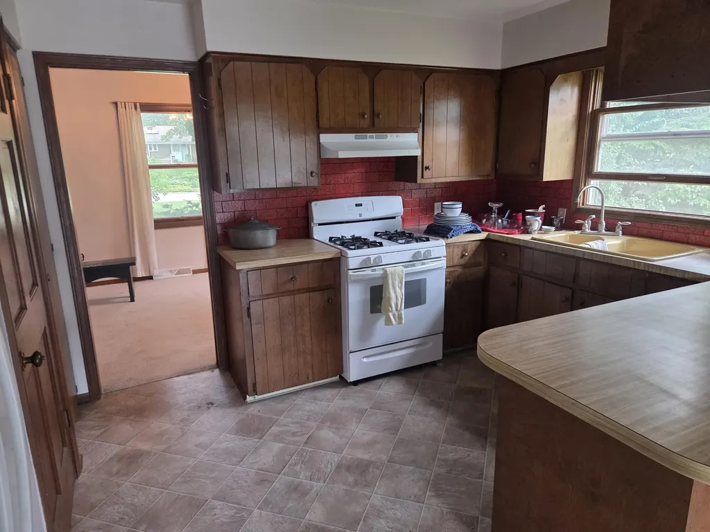 351 Eastmoor Avenue SE Grand Rapids Charter Township MI 49546