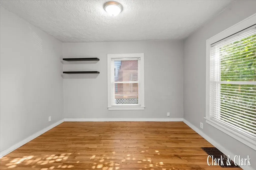 437 Rosewood Avenue SE East Grand Rapids City MI 49506