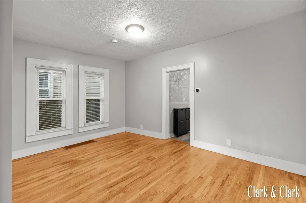 437 Rosewood Avenue SE East Grand Rapids City MI 49506