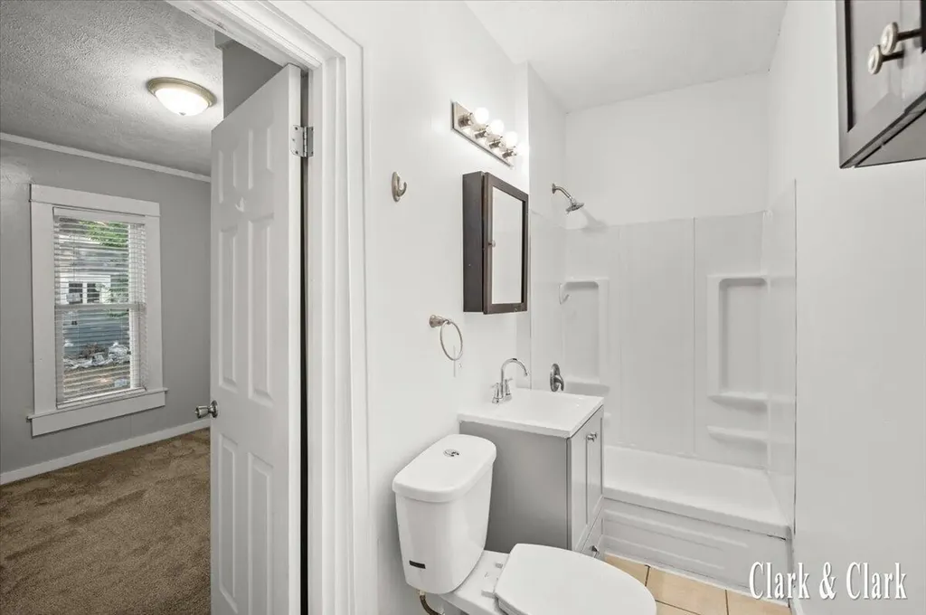 437 Rosewood Avenue SE East Grand Rapids City MI 49506