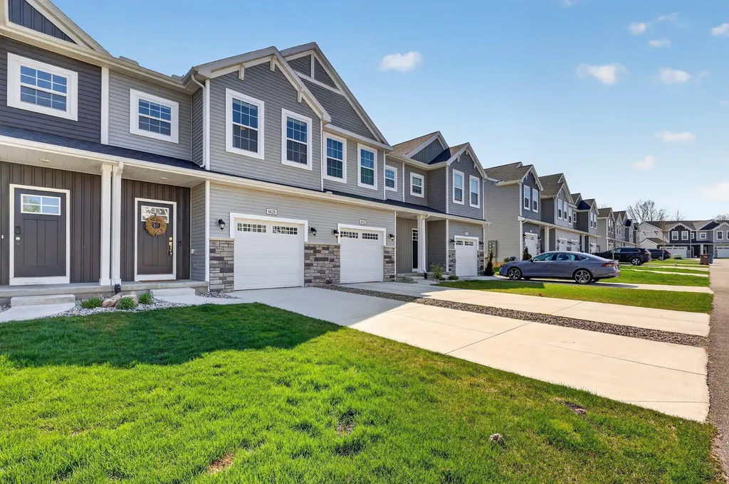4628 Glen Haven Drive SE Kentwood City MI 49512