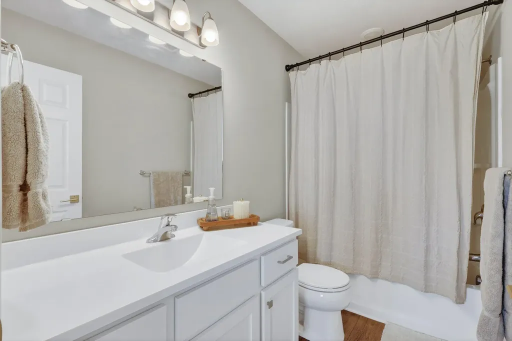 4628 Glen Haven Drive SE Kentwood City MI 49512