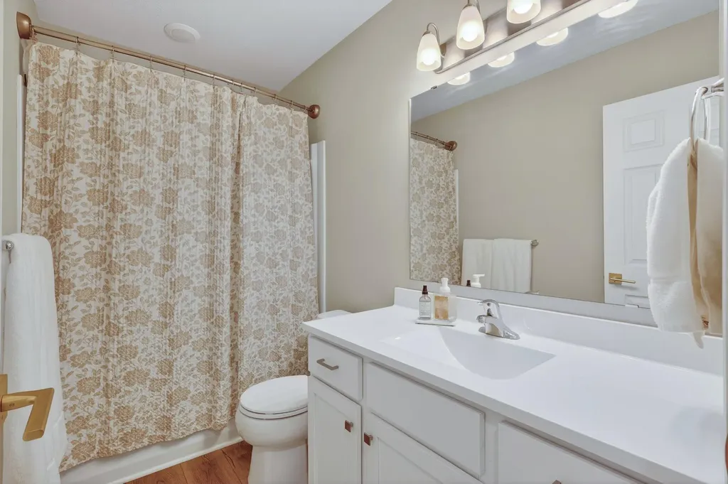 4628 Glen Haven Drive SE Kentwood City MI 49512
